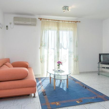 2 Bedroom Amazing Apartment In スペタル エクステリア 写真